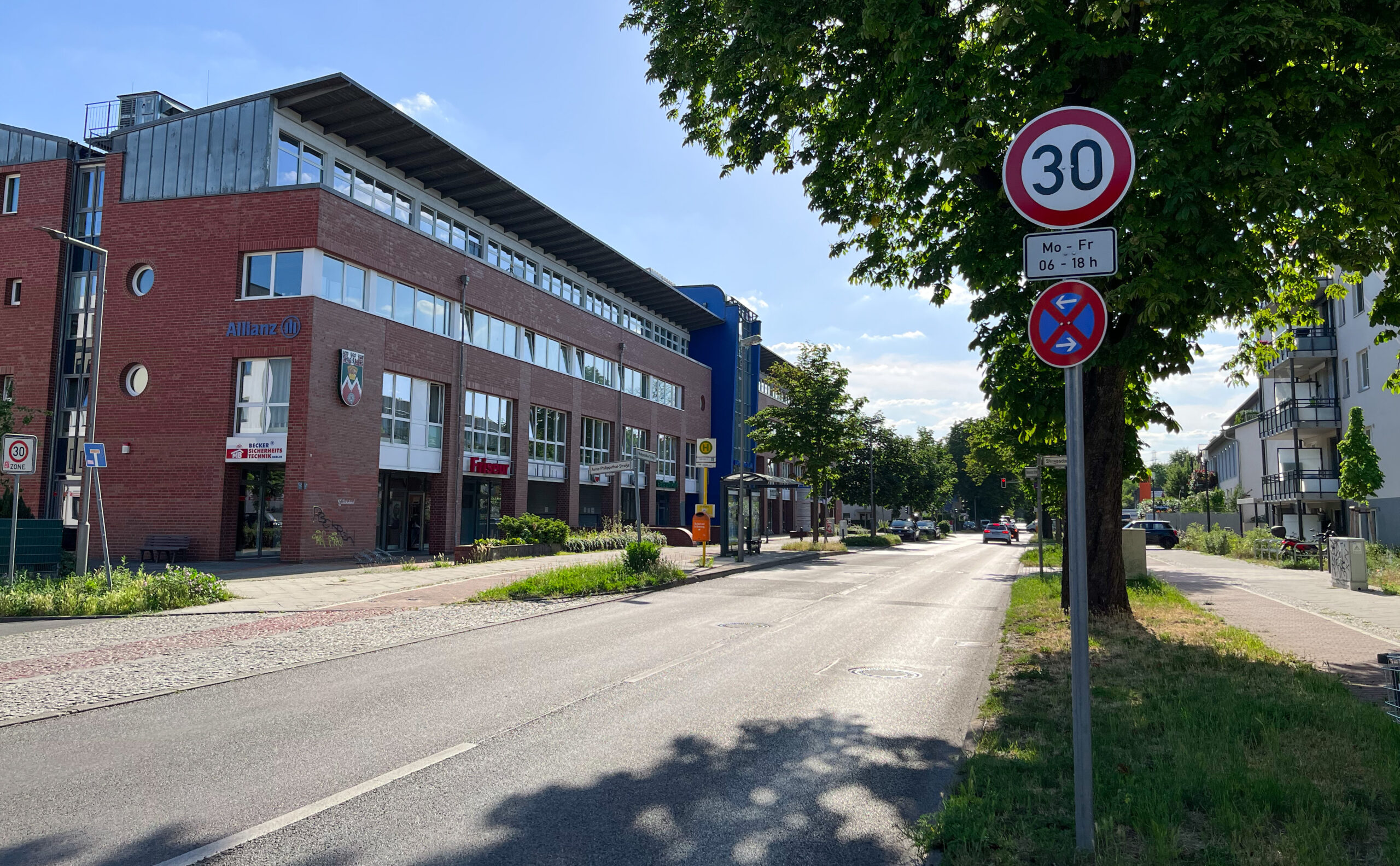 Tempo 30 Schilder Weißenhöher Straße